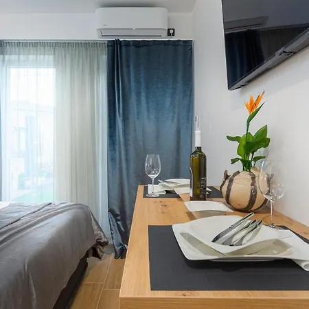 Appartamento Lilly With Private Parking ,private Garden-quiet Oasis *