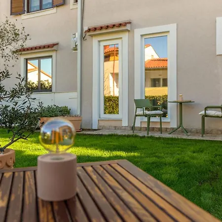 Lilly With Private Parking ,private Garden-quiet Oasis