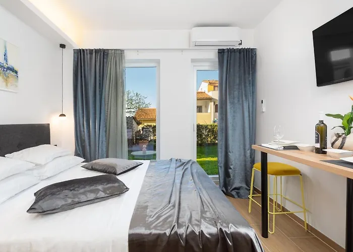 Lilly With Private Parking ,private Garden-quiet Oasis * Pula