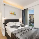 Lilly With Private Parking And Private Garden-quiet Oasis Apartman Póla