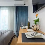 Apartment Lilly With Private Parking And Private Garden-quiet Oasis *