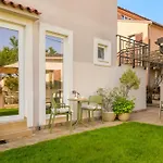 Apartman Lilly With Private Parking And Private Garden-quiet Oasis *