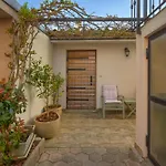 Apartment Lilly With Private Parking And Private Garden-quiet Oasis Pula