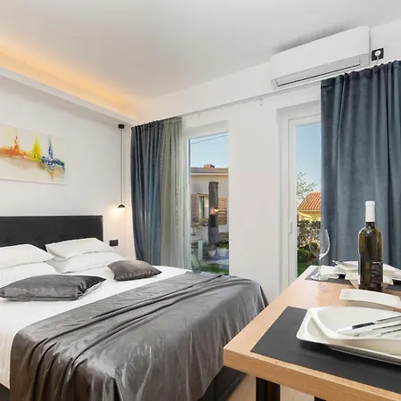 Lilly With Private Parking ,private Garden-quiet Oasis