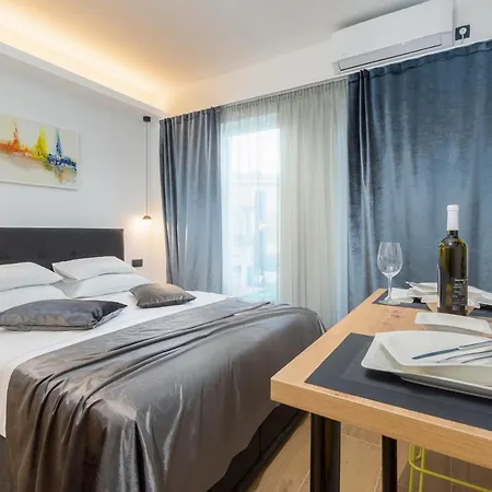 Apartman Lilly With Private Parking In The Yard Of The House Pula
