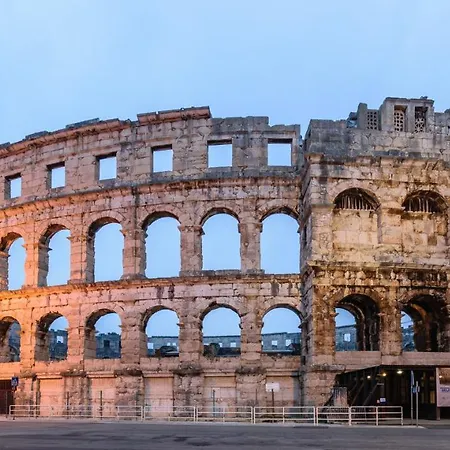 Apartament Lilly With Private Parking ,private Garden-quiet Oasis Pula