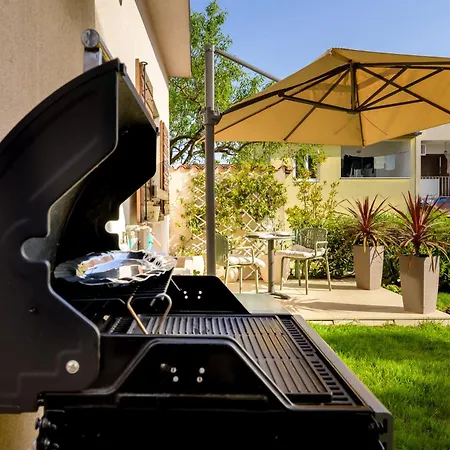 Lilly With Private Parking And Private Garden-quiet Oasis Póla
