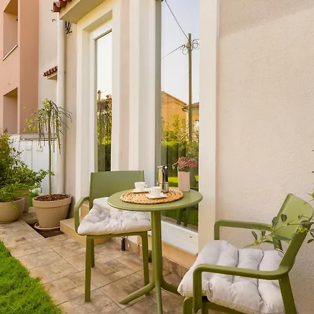 Lilly With Private Parking And Private Garden-quiet Oasis Apartman *