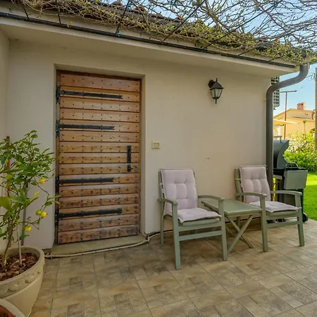 Lilly With Private Parking And Private Garden-quiet Oasis Póla