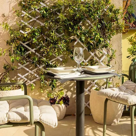 Lilly With Private Parking And Private Garden-quiet Oasis شقة