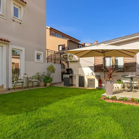 Lilly With Private Parking And Private Garden-quiet Oasis شقة