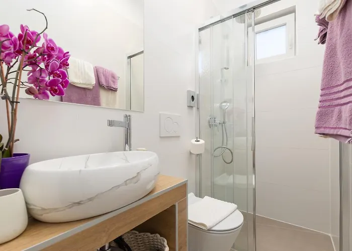 Lilly With Private Parking ,private Garden-quiet Oasis *